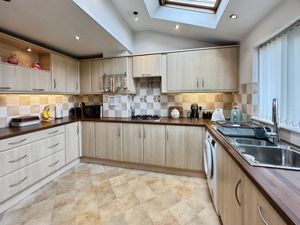 Kitchen- click for photo gallery